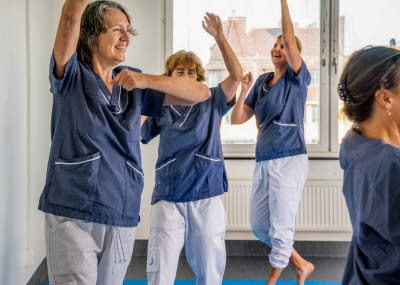 Vårdpersonal får judoinspirerad fallträning
