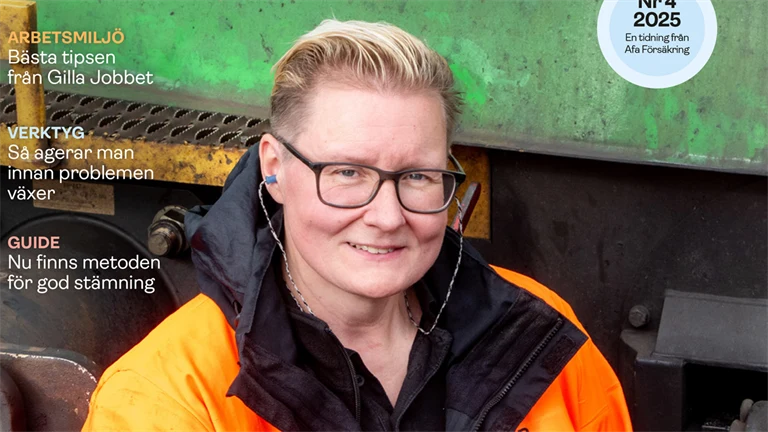 Omslag till Trygg på jobbet nr 4 2025 med lokföraren Anna bredvid ett tåg.