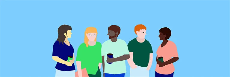 Fem personer samtalar medan de dricker kaffe.