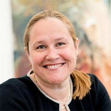 Christina Björklund är docent vid Institutet för miljömedicin på Karolinska institutet och har studerat unga chefers arbetssituation. 