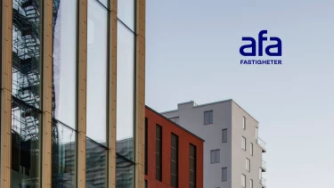 Huskroppar mot himmel och Afa Fastigheters logotyp.