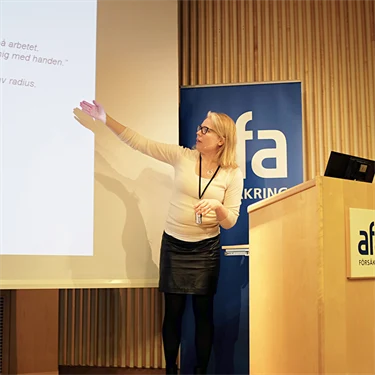 Anna Weigelt, chef för analysavdelningen på Afa Försäkring, i Afa Försäkrings hörsal.