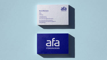 Visitkort med framsida i mörblått med Afa Försäkrings logo. Baksida med namn och uppgifter till ägaren av kortet.