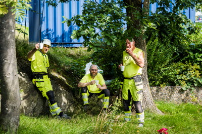 Bygganställda tar paus i fallträningen