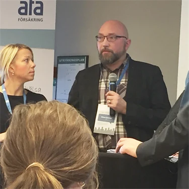 Carola Netterlid, biträdande regionchef för Svenskt Näringsliv i Malmö, och Mikael Andersson, försteombudsman och kassör i LO-distriktet i Skåne på FoU-dagen i Malmö 2016.